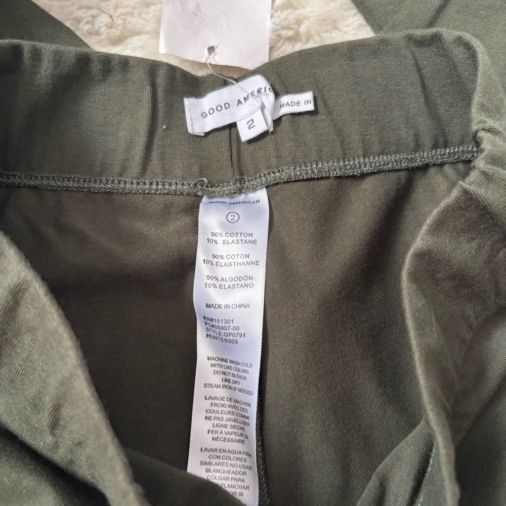 NWT Good American Women's Size 2 Green Pull On Essential Leggings - Picture 2 of 4
